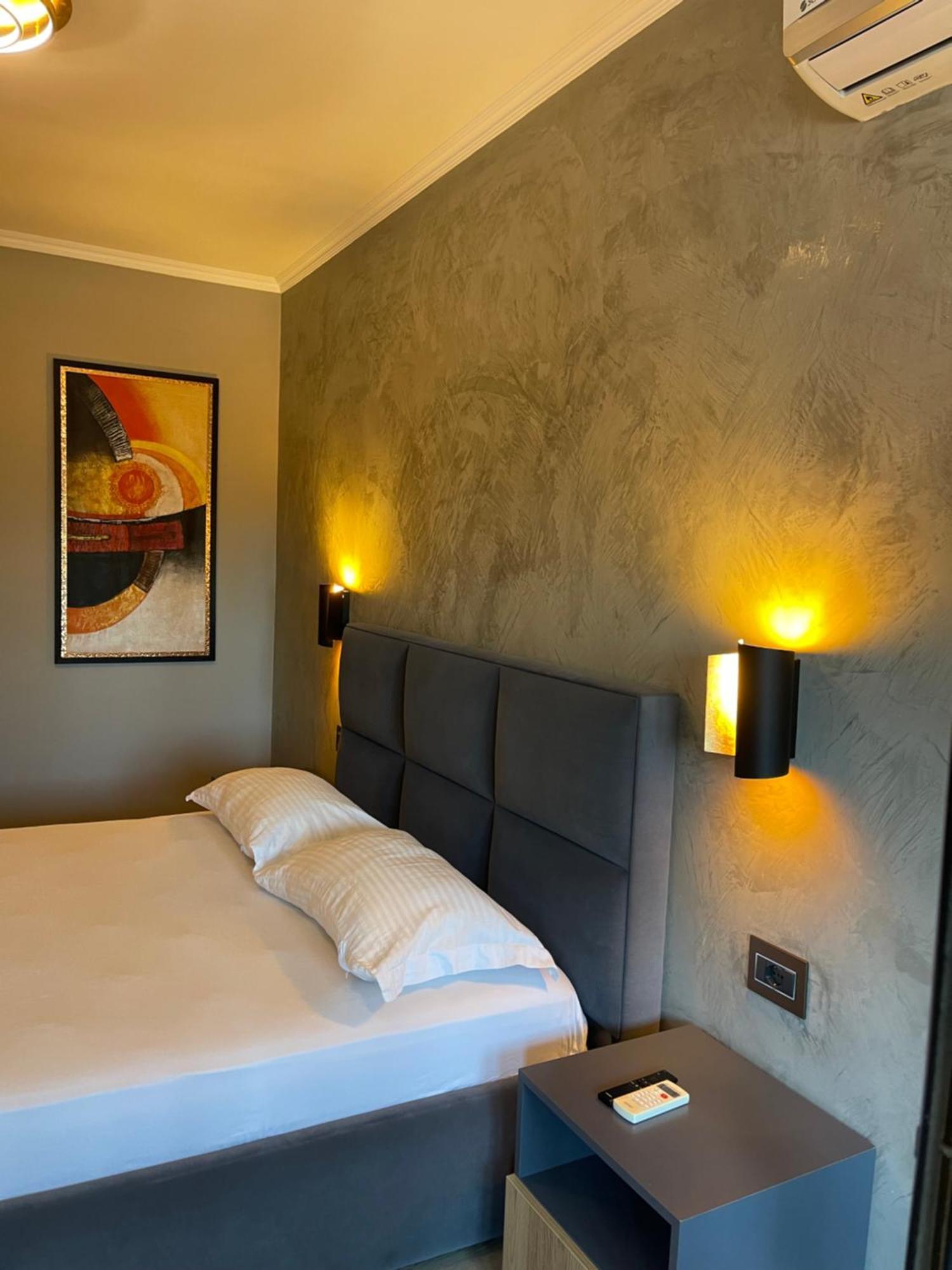 Appartamento Modern Skyline Studios- Elegant In New Bazaar Tirana